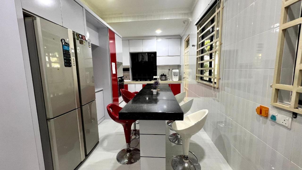 Yb Guest House 4 Bilik 5 Katil Chukai Экстерьер фото